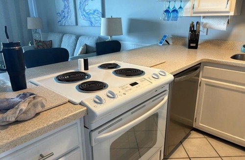 Wilmington Beach Condo | Cozy 1st floor 1 bedroom oceanfront condo in Carolina Beach