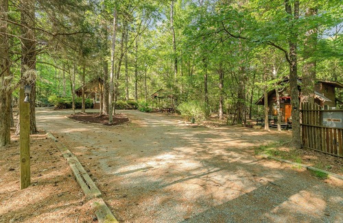 Bynum Cabin | Cozy 2-bedroom cabin in charming Pittsboro with fitness room, AC
