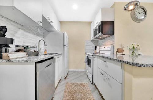 Charlotte House | Cozy 2 Bedroom Pineville-Matthews Duplex Sleeps 8