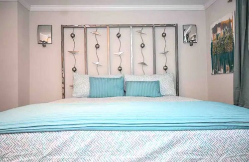Villa Heights House | COZY - 2 bedroom Townhome Getaway - Plaza Midwood