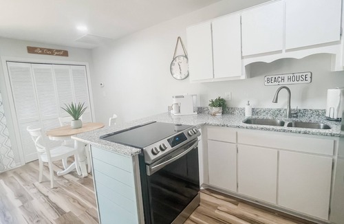 Sneads Ferry House | ☀️Cozy 2Br Beach House☀️ with Private Beach Access!