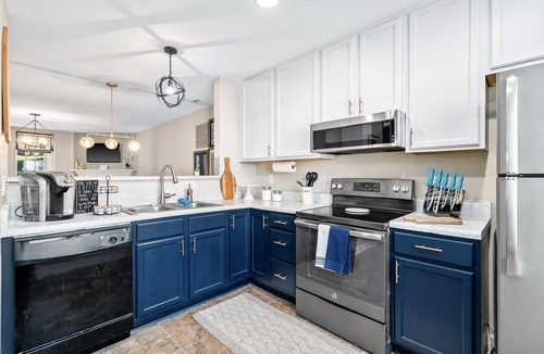 Southeast Raleigh House | Cozy 2BR Retreat + BBQ, WIFI & Parking