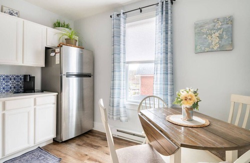 Sinking Spring Apartment | Cozy 2nd Floor3 bedroom unit with off street parking