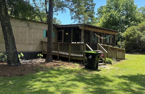 Cedar Point House | Cozy 3 Bdr mobile home 5 miles to Emerald Isle Beach or Downtown Swansboro