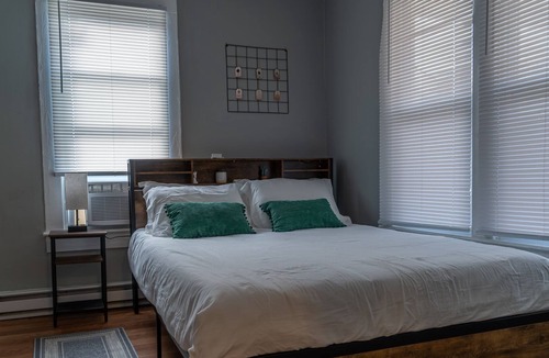 Maiden House | Cozy 3 Bed House w/Free Parking, Netflix & more.