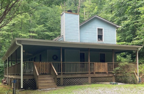 Rosman Cottage | Cozy 3 Bed Room Cabin in NC Mountians quiet gated community: Lots to see and do