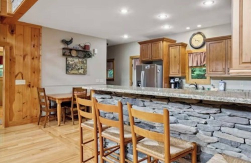 Apple Ridge Cabin | Cozy 3-bedroom cabin with AC, WiFi near Blowing Rock