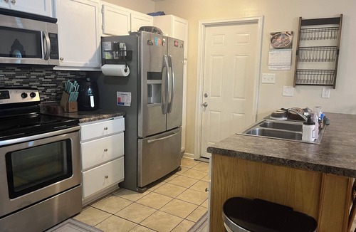 South View House | Cozy 3-bedroom cottage in Hope Mills