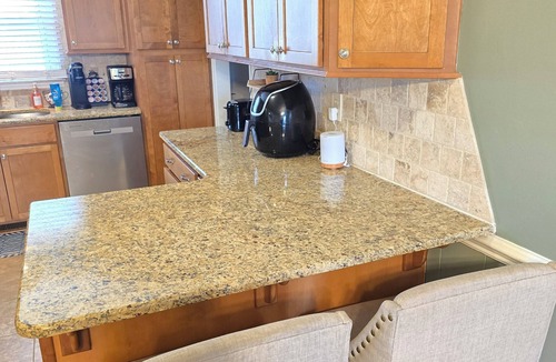 McLeansville House | Cozy 3BR Near Downtown, I-85 & Coliseum, Long Stays, Work Trips.