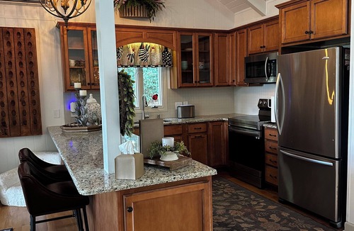 Roaring Gap Cottage | Cozy and Quiet Four Bedroom Cottage on a Golf Course in Glade Valley, NC.