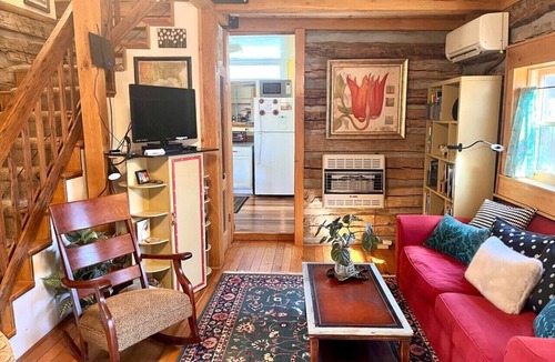 Weaverville Cabin | Cozy Backyard Log Cabin/Great Sunsets/10 min North of Asheville/easy access