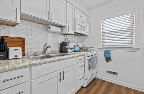 Norfolk Apartment | Cozy beach home w/BBQ & kid‑friendly