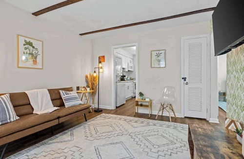 Norfolk Apartment | Cozy beach home w/BBQ & kid‑friendly