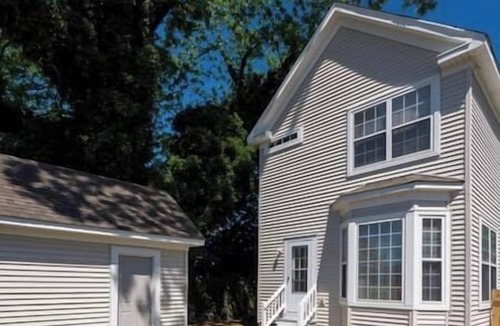 Norfolk House | Cozy Beach house that is family-friendly
