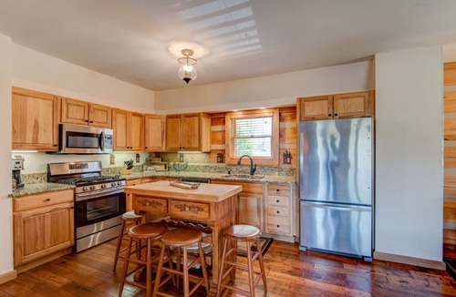 Boone House | Cozy Bear Cabin - quiet neighborhood, gentle walk to the New River, great mountain views!