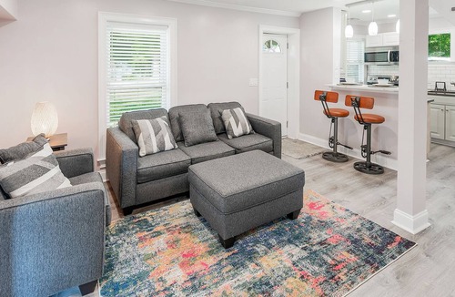Belmont House | Cozy Belmont cottage ~1 mi to restaurants/shops