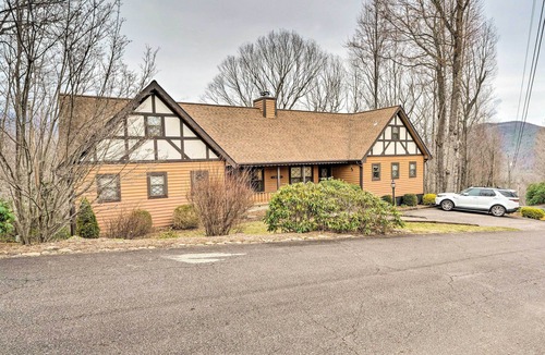 Burnsville Cabin | Cozy Blue Ridge Mtn Cabin w/Mountain Views!