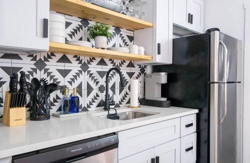 Melrose Condo | Cozy Bohemian Condo with Pool by Barcle