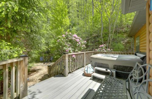 Bryson City House | Cozy Bryson City Cabin with Mountain Views!
