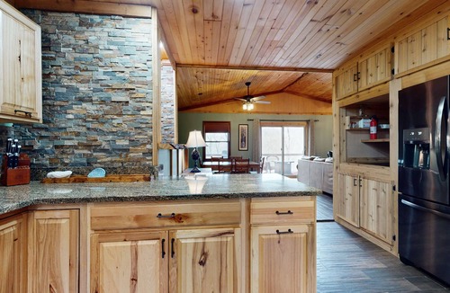 Sugar Mountain Ski Chalet | Cozy cabin in the blue ridge mountains close by lifts, golf, and zip-line