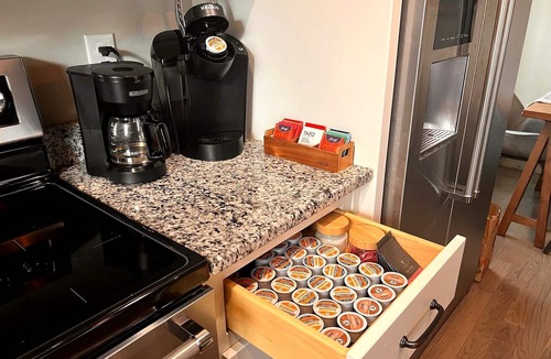 Murphy Cabin | Cozy Cabin King Suite, Hot tub, Gas Fireplace, Fire Pit, Grill & Games
