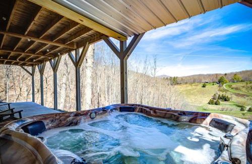 Boone House | Cozy Cabin + Mt View/River/Hot Tub/Pool Table