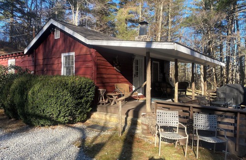 Highlands Cabin | Cozy Cabin nestled by a Babbling Brook located between Highlands and Cashiers.