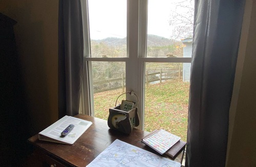 Sylva Cabin | Cozy Cabin Overlooking Tuckaseegee River Sylva, NC 28779