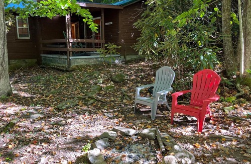 Maggie Valley Resort | Cozy Cabin Pet Friendly ADA Compatible