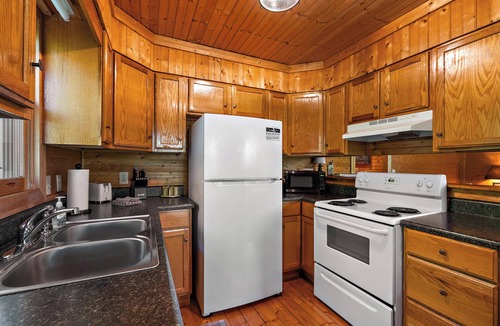 Purlear Cabin | Cozy Cabin Private Mountain