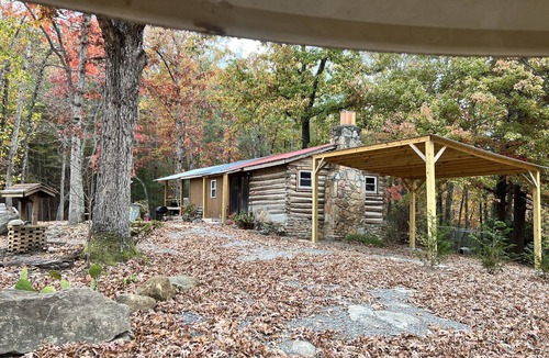 Hays Cabin | Cozy Cabin w/Hot-Tub In The Beautiful Mountains of North Carolina,nPet Friendly!
