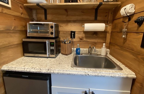 Banner Elk Cabin | Cozy cabin with 1 bedroom, fireplace, AC, WiFi in Convenient Foscoe