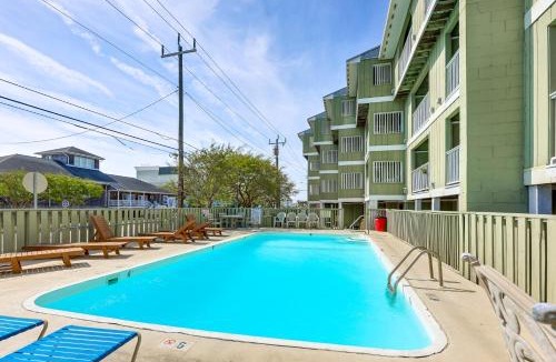 Carolina Beach House | Cozy Carolina Beach Condo w/Ocean Views!
