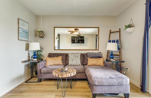 Carolina Beach House | Cozy Carolina Beach Condo w/Ocean Views!