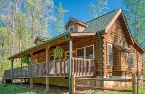 Clearwater Creek House | Cozy Carolina Private Cabin With Firepit