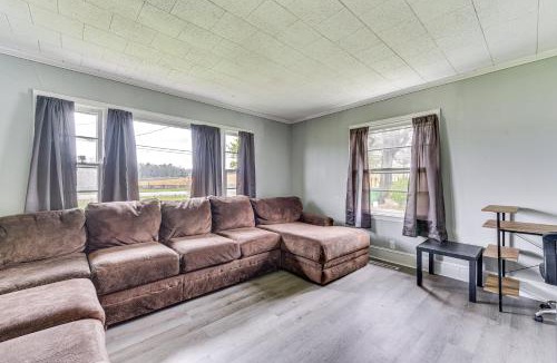Charlotte House | Cozy Charlotte Home with Fire Pit about 6 Mi to Uptown!
