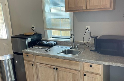 Greensboro House | Cozy ,Charming and Comfy Tiny Home with Beautiful View in a Quiet Area