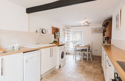 Dursley House | Cozy Cotswolds Retreat in Dursley