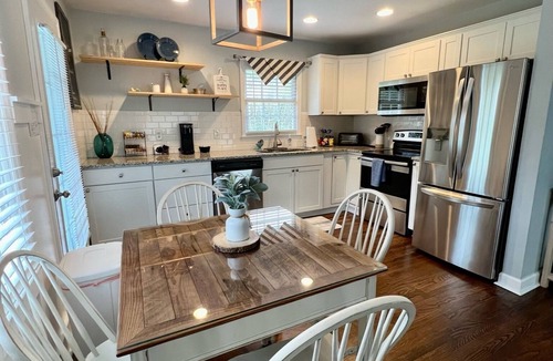 McCutcheon Field Cottage | Cozy Cottage located within minutes of Air Station and Beach - Dogs are Welcome!