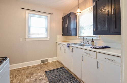 Winston - Salem Cottage | Cozy Cottage minutes to Downtown