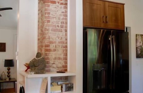 North Charlotte Cottage | Cozy Cottage on Food Forest in the Heart of Charlotte!