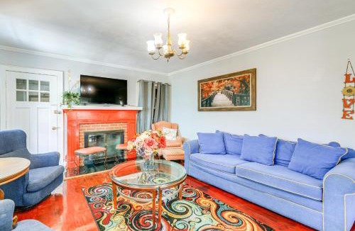 Beaufort House | Cozy Cottage with Deck, 9 Mi to Downtown Beaufort!