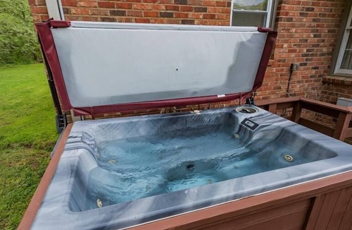 Goodlettsville House | Cozy Country Getaway with Private Hot Tub