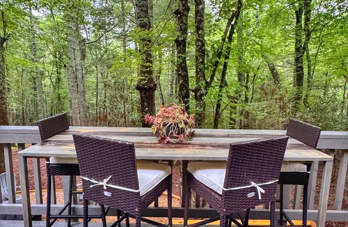 Jefferson Cabin | Cozy Couples Cabin, 10 min from West Jefferson