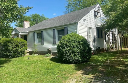 Inglewood Apartment | Cozy-Cute-Very Safe one bedroom ￼Treetop apt in East Nashville