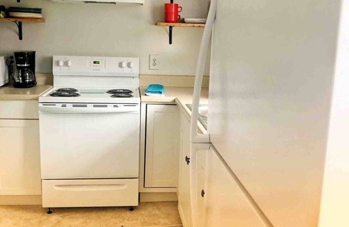 Pittsboro House | Cozy Downtown Pittsboro Home