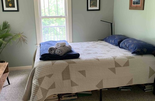 Lansing Other | Cozy farmhouse 10 min from Lansing, Grayson Highlands and the VA Creeper Trail