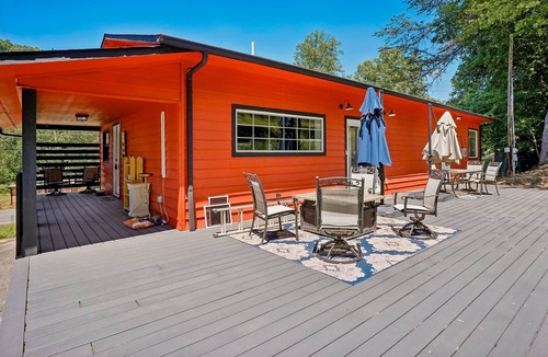 Morganton Cabin | Cozy getaway with deck, mountain views & hiking trails
