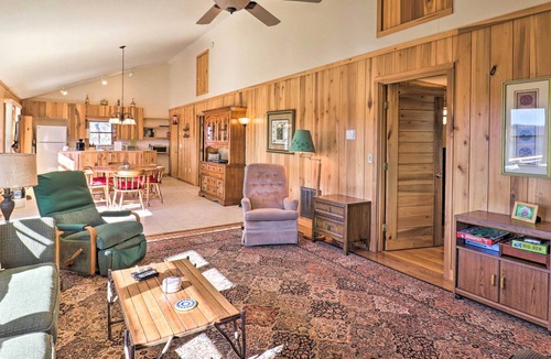 Penrose Cabin | Cozy Hilltop Hideaway: 10 Mi to Nat’l Forests
