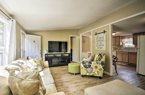 Olivia House | Cozy House w/Huge Yard ~ 16 Mi to Fort Bragg